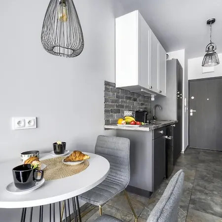 Krzemieniecka, Metro Slodowiec, Heating, Free Parking By Cosmo Spirit * Варшава